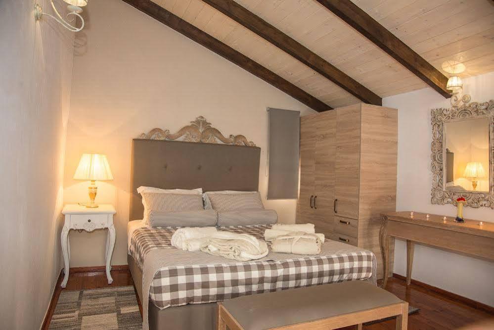 Porto Enetiko Suites Rethymno  Екстер'єр фото